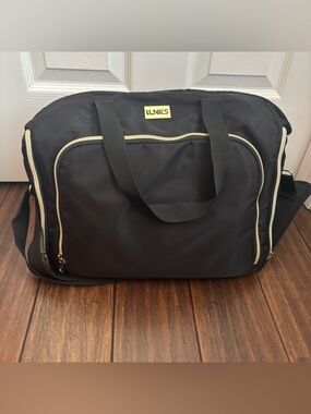 Large Diaper Bag With Pump Compartment